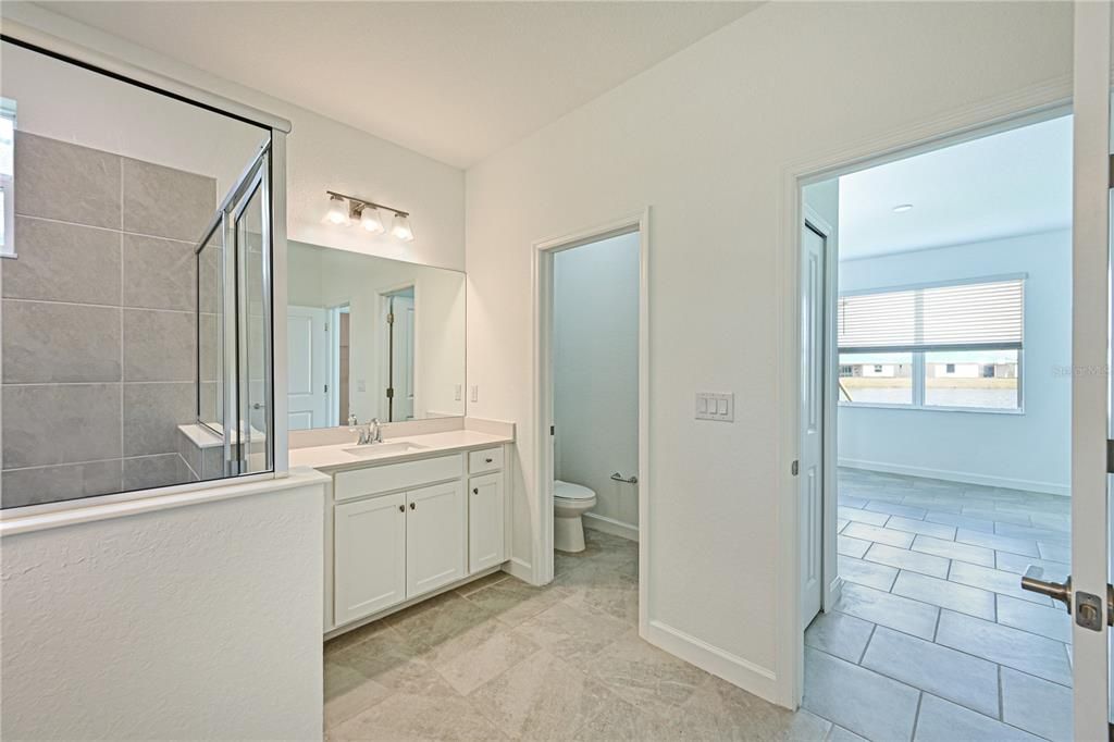 Под контрактом: $478,197 (4 спален, 3 ванн, 2267 Квадратных фут)