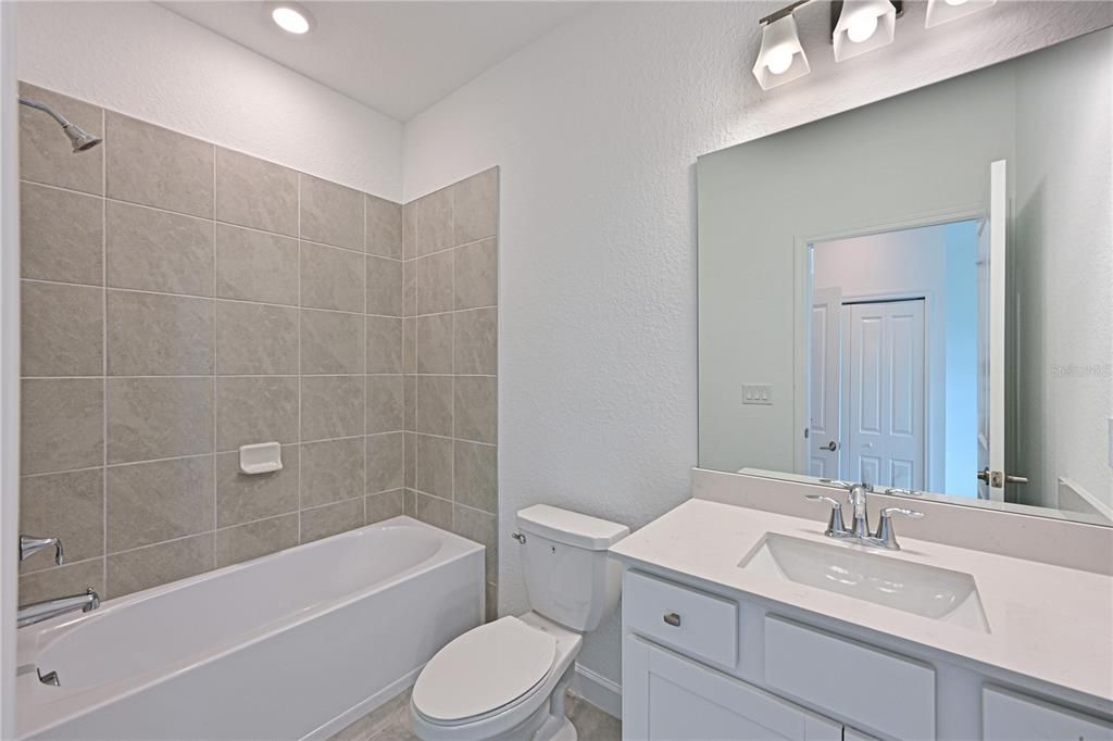 Под контрактом: $478,197 (4 спален, 3 ванн, 2267 Квадратных фут)