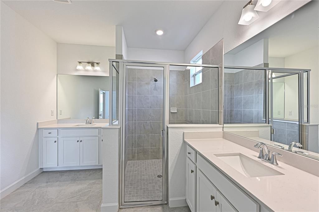 Под контрактом: $478,197 (4 спален, 3 ванн, 2267 Квадратных фут)