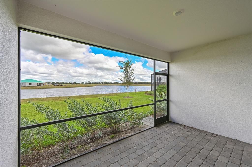 Под контрактом: $478,197 (4 спален, 3 ванн, 2267 Квадратных фут)