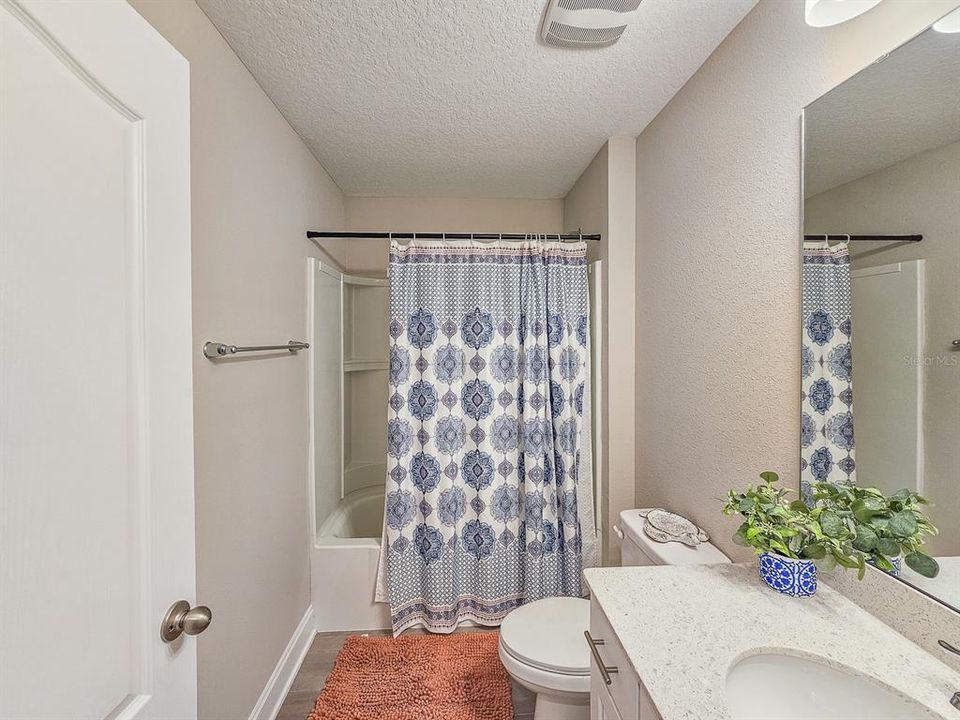 待售: $438,000 (4 贝兹, 3 浴室, 2356 平方英尺)