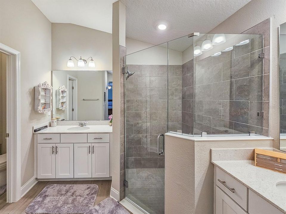 待售: $438,000 (4 贝兹, 3 浴室, 2356 平方英尺)