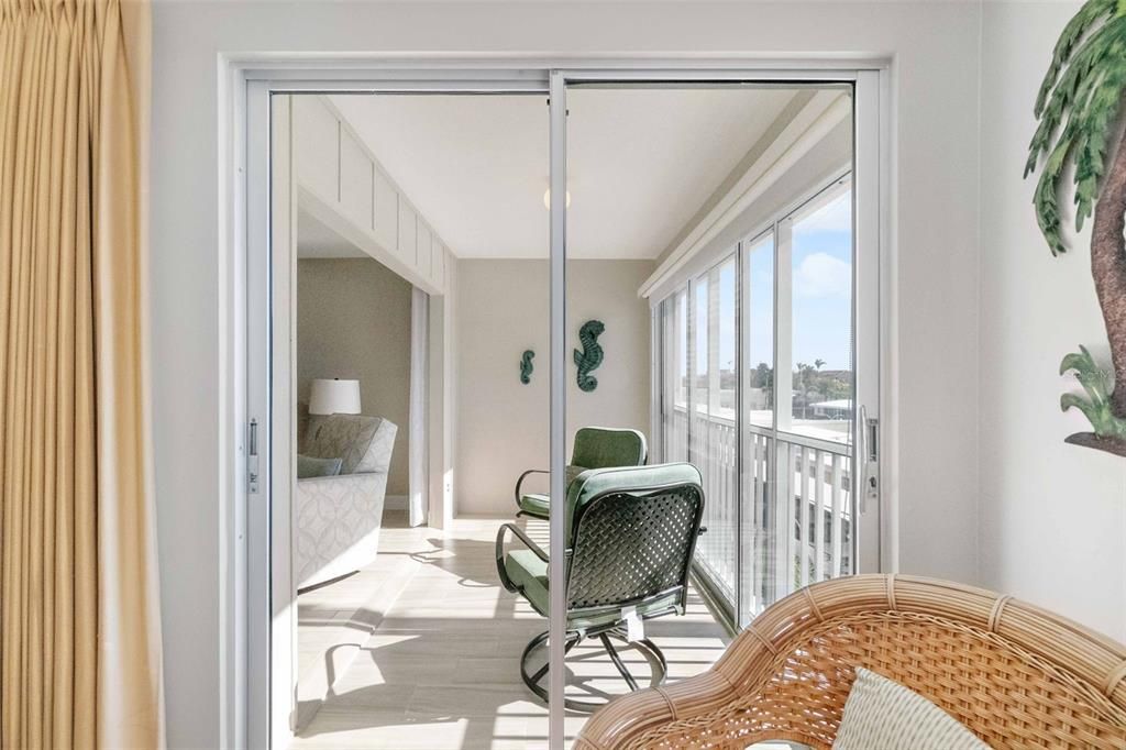 待售: $699,000 (1 贝兹, 1 浴室, 956 平方英尺)