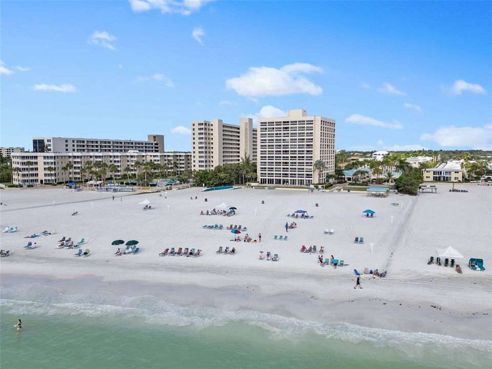 待售: $699,000 (1 贝兹, 1 浴室, 956 平方英尺)