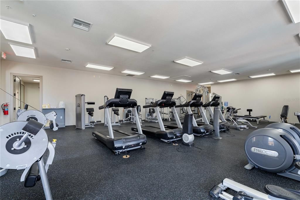 合同活跃: $225,000 (2 贝兹, 2 浴室, 1485 平方英尺)