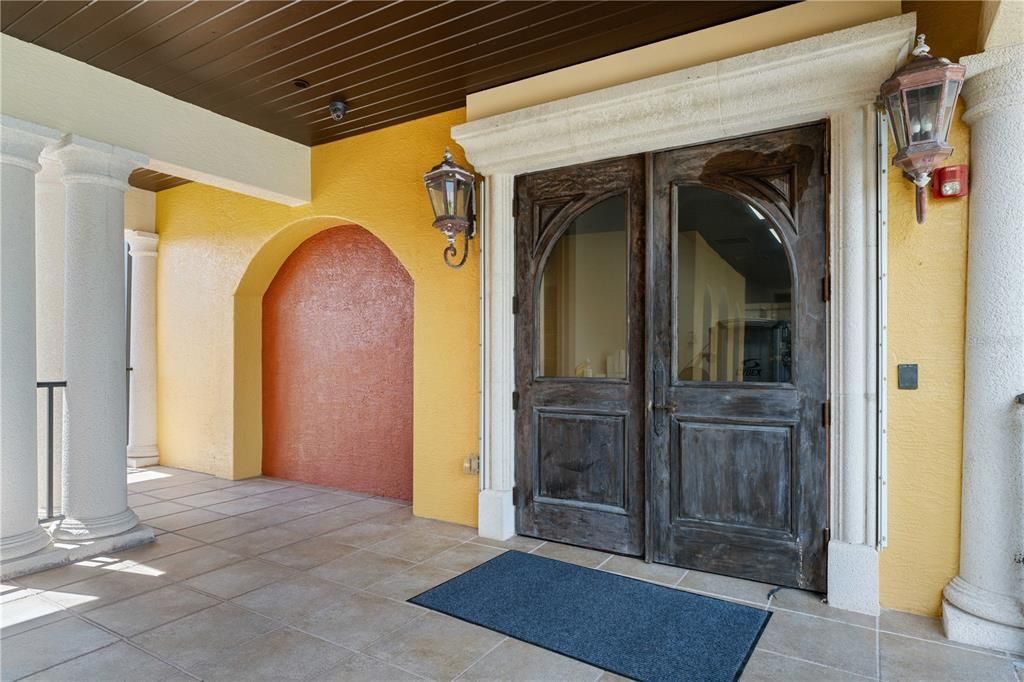 合同活跃: $225,000 (2 贝兹, 2 浴室, 1485 平方英尺)