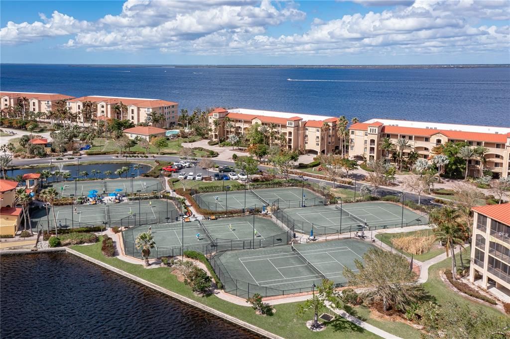 合同活跃: $225,000 (2 贝兹, 2 浴室, 1485 平方英尺)