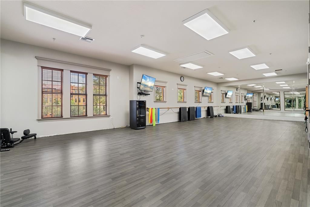 合同活跃: $225,000 (2 贝兹, 2 浴室, 1485 平方英尺)