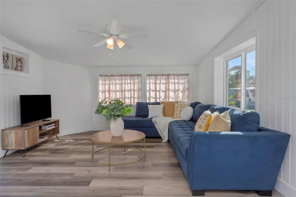 For Sale: $479,000 (3 beds, 1 baths, 1224 Square Feet)