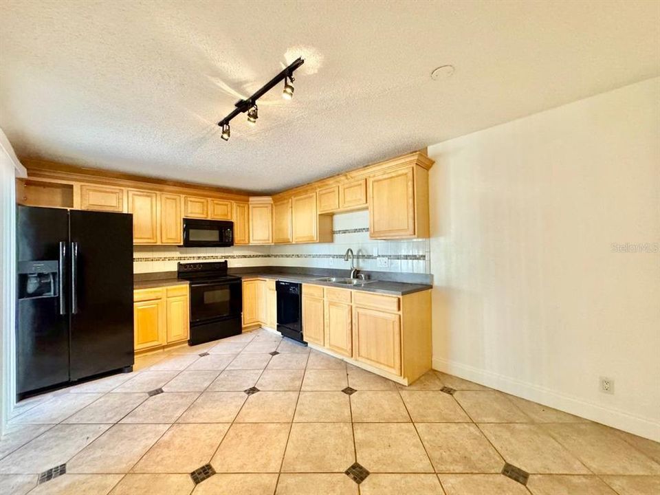 For Rent: $1,850 (2 beds, 2 baths, 1344 Square Feet)