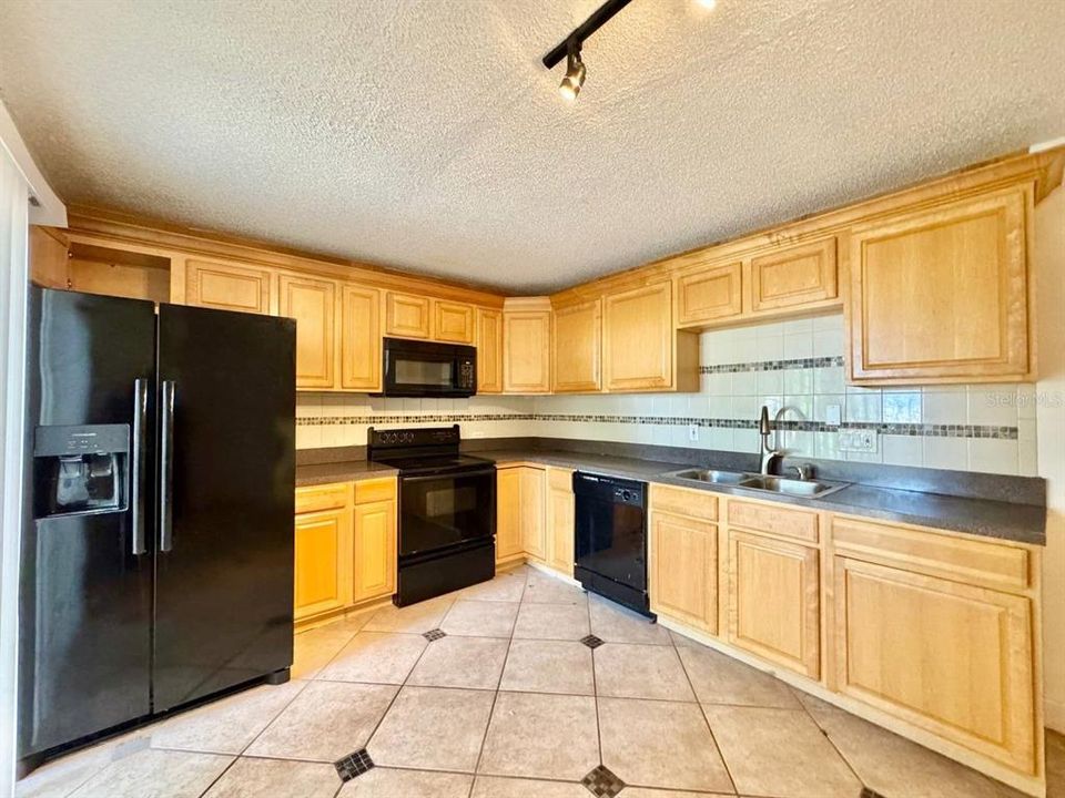 For Rent: $1,850 (2 beds, 2 baths, 1344 Square Feet)