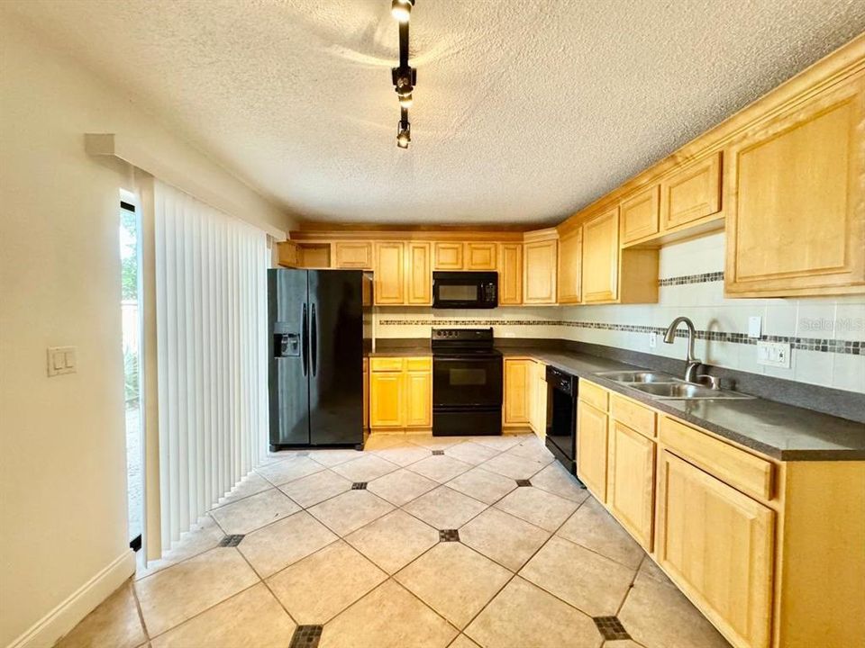 For Rent: $1,850 (2 beds, 2 baths, 1344 Square Feet)