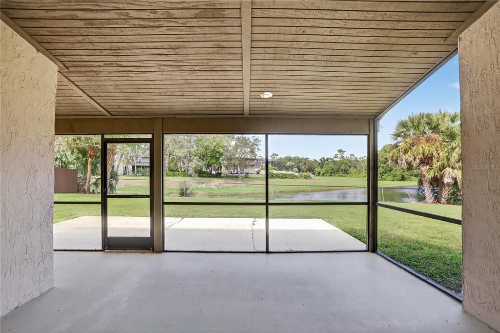 Activo con contrato: $625,000 (4 camas, 3 baños, 2449 Pies cuadrados)