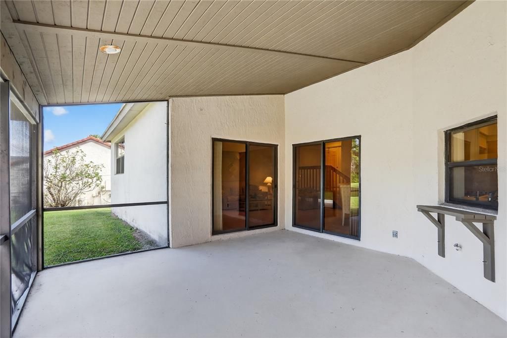 Activo con contrato: $625,000 (4 camas, 3 baños, 2449 Pies cuadrados)