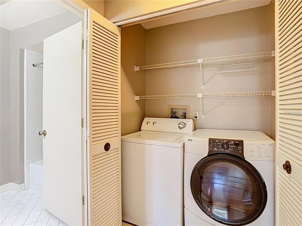 Activo con contrato: $175,000 (2 camas, 2 baños, 1232 Pies cuadrados)