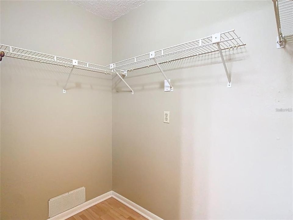 Activo con contrato: $175,000 (2 camas, 2 baños, 1232 Pies cuadrados)