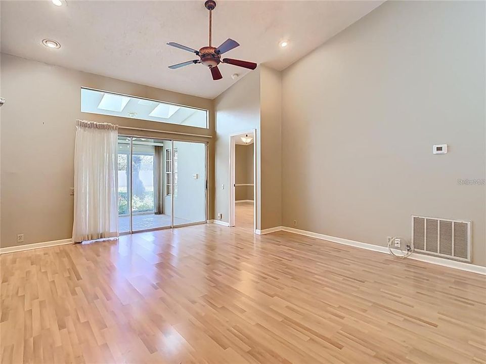 Activo con contrato: $175,000 (2 camas, 2 baños, 1232 Pies cuadrados)