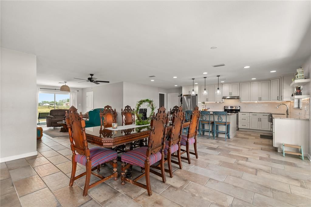 For Sale: $699,999 (3 beds, 2 baths, 2679 Square Feet)