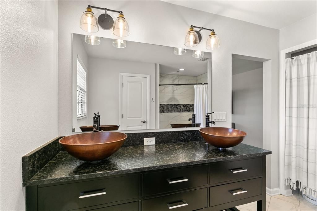 For Sale: $699,999 (3 beds, 2 baths, 2679 Square Feet)