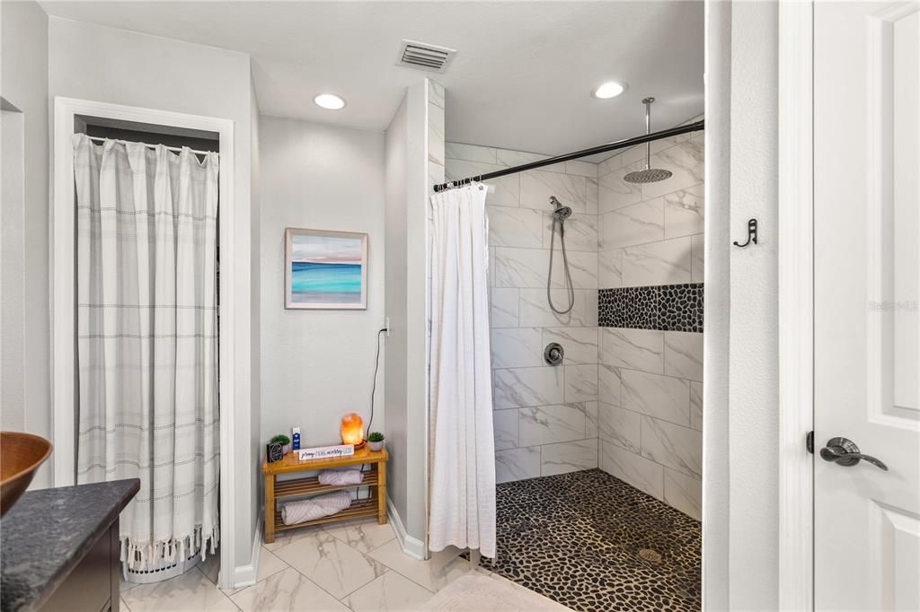 For Sale: $699,999 (3 beds, 2 baths, 2679 Square Feet)