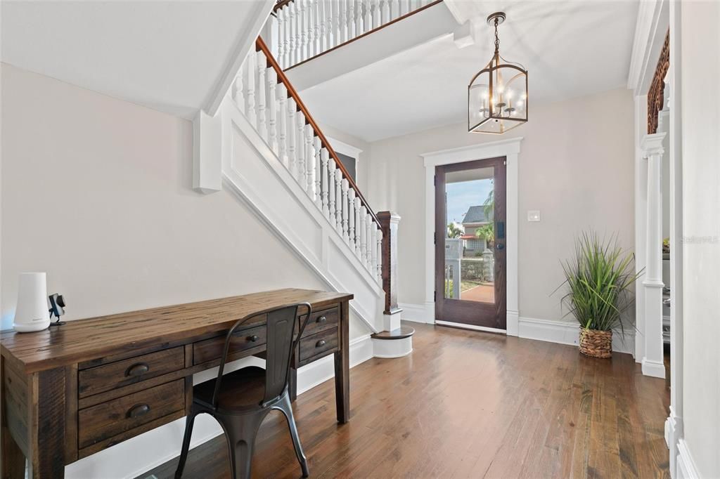 For Rent: $4,999 (5 beds, 3 baths, 2055 Square Feet)