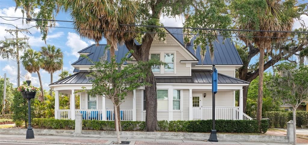 For Rent: $4,999 (5 beds, 3 baths, 2055 Square Feet)