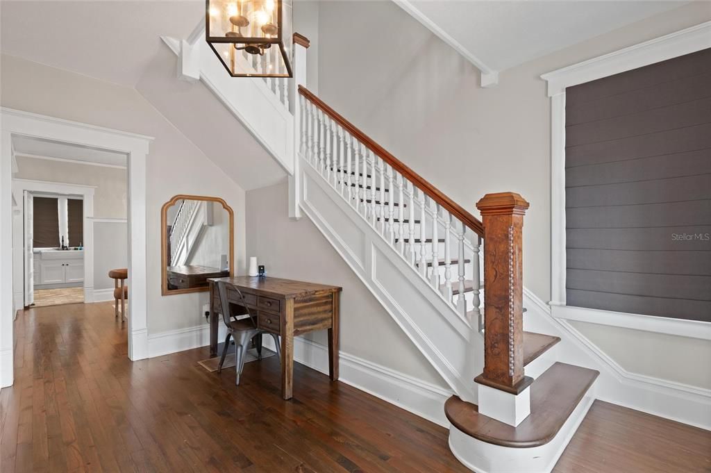 For Rent: $4,999 (5 beds, 3 baths, 2055 Square Feet)