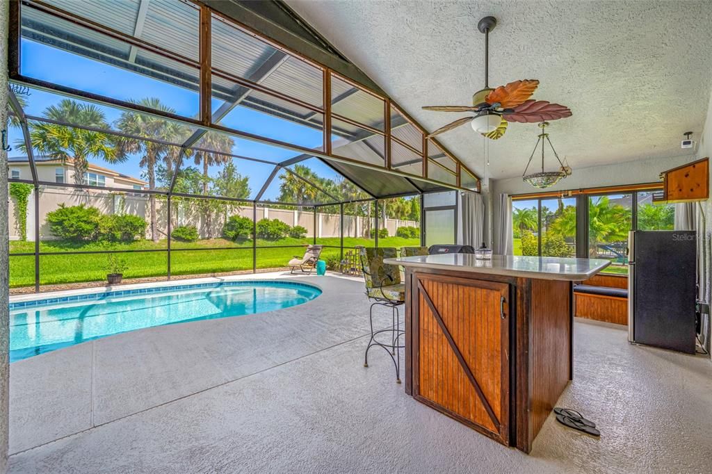 合同活跃: $410,000 (3 贝兹, 2 浴室, 1640 平方英尺)