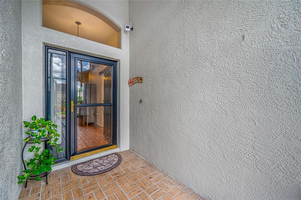 合同活跃: $410,000 (3 贝兹, 2 浴室, 1640 平方英尺)