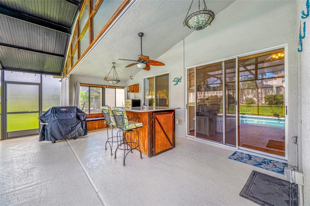 合同活跃: $410,000 (3 贝兹, 2 浴室, 1640 平方英尺)