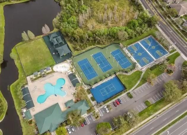 合同活跃: $410,000 (3 贝兹, 2 浴室, 1640 平方英尺)