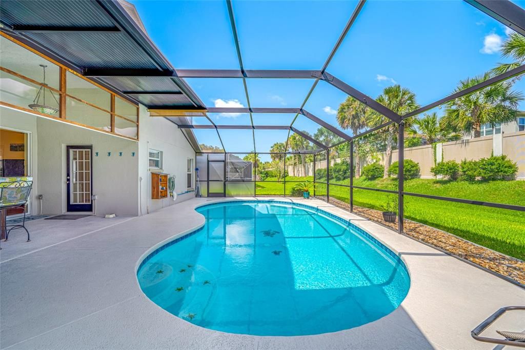 合同活跃: $410,000 (3 贝兹, 2 浴室, 1640 平方英尺)