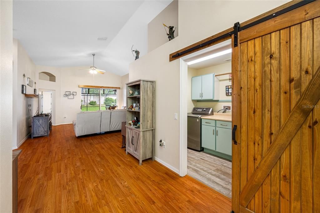 合同活跃: $410,000 (3 贝兹, 2 浴室, 1640 平方英尺)