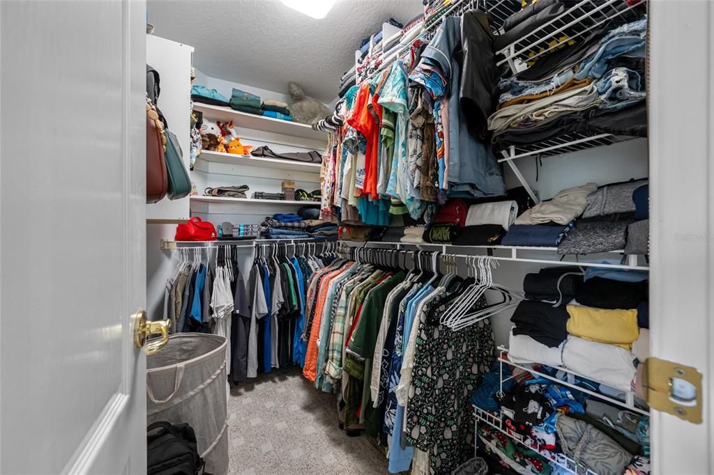 合同活跃: $410,000 (3 贝兹, 2 浴室, 1640 平方英尺)