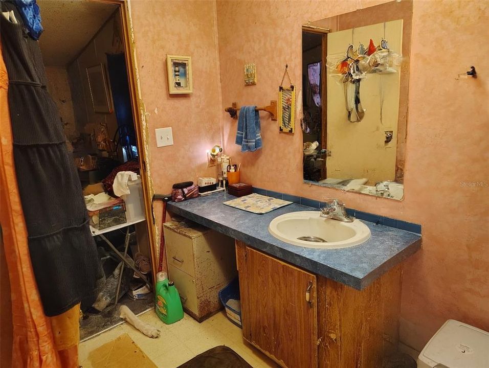 На продажу: $85,000 (3 спален, 2 ванн, 960 Квадратных фут)