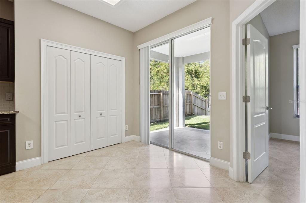 Activo con contrato: $444,900 (3 camas, 2 baños, 1630 Pies cuadrados)