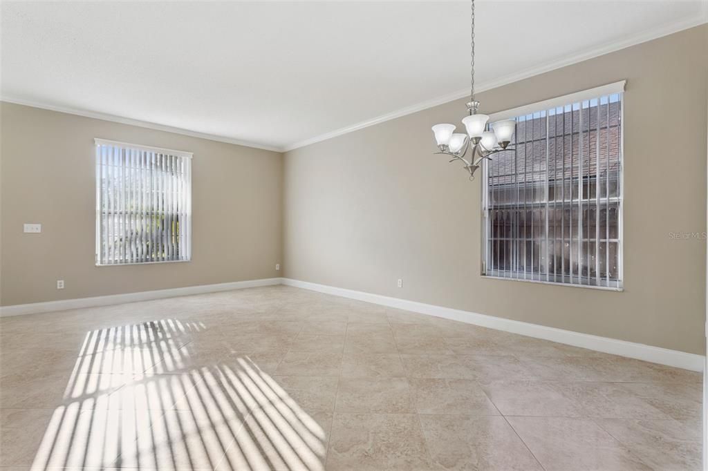 Activo con contrato: $444,900 (3 camas, 2 baños, 1630 Pies cuadrados)