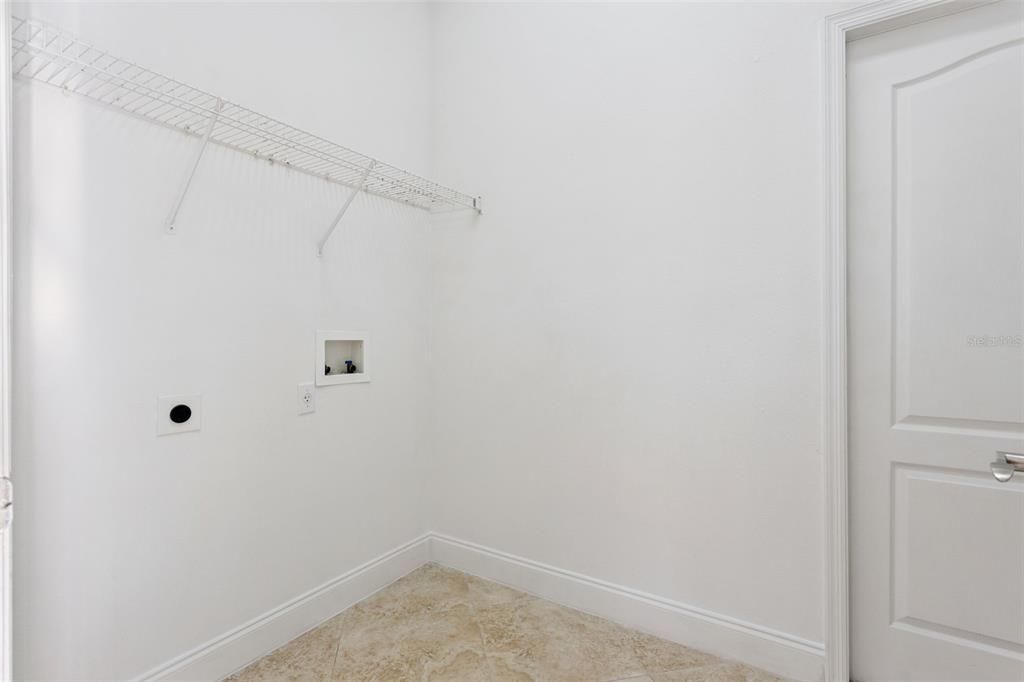 Activo con contrato: $444,900 (3 camas, 2 baños, 1630 Pies cuadrados)