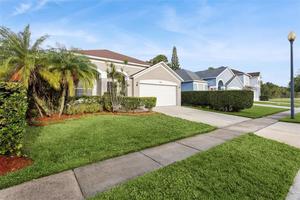 Activo con contrato: $444,900 (3 camas, 2 baños, 1630 Pies cuadrados)