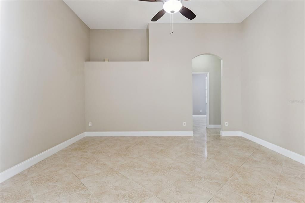 Activo con contrato: $444,900 (3 camas, 2 baños, 1630 Pies cuadrados)