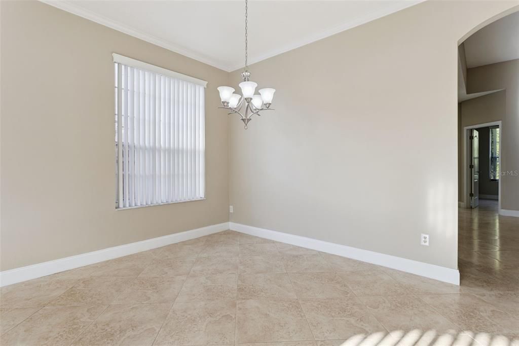 Activo con contrato: $444,900 (3 camas, 2 baños, 1630 Pies cuadrados)