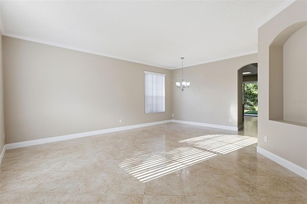 Activo con contrato: $444,900 (3 camas, 2 baños, 1630 Pies cuadrados)