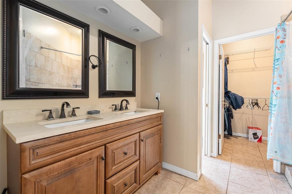 Active With Contract: $350,000 (4 beds, 2 baths, 1611 Square Feet)