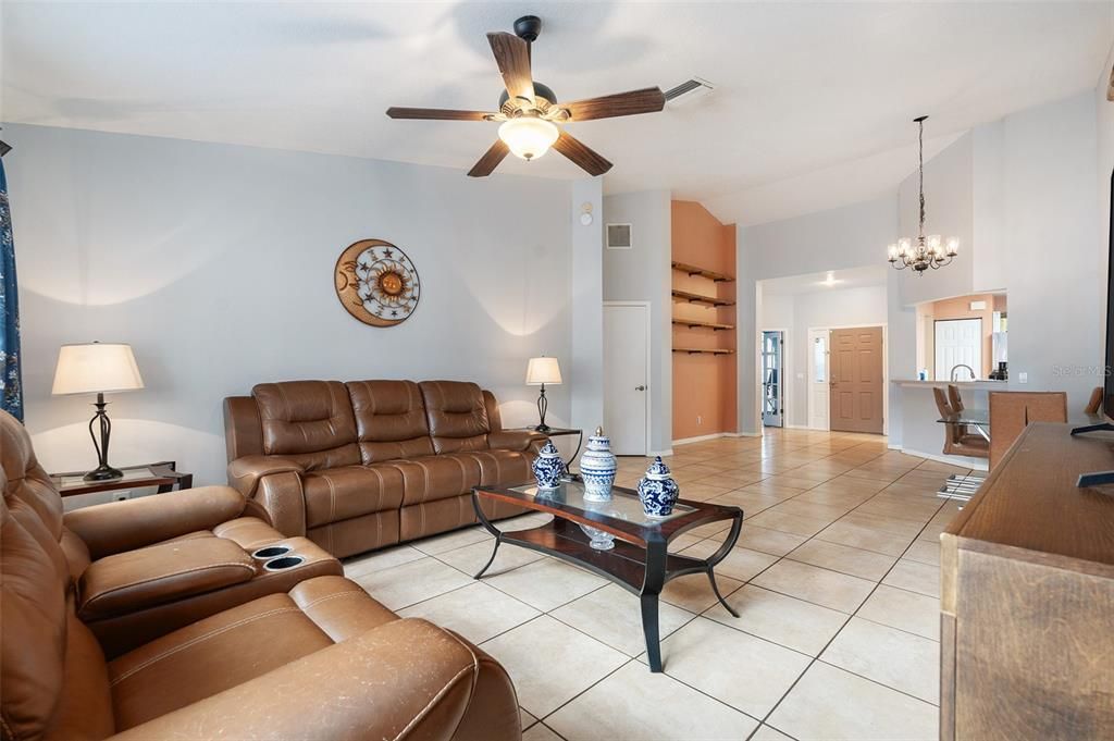 Active With Contract: $350,000 (4 beds, 2 baths, 1611 Square Feet)