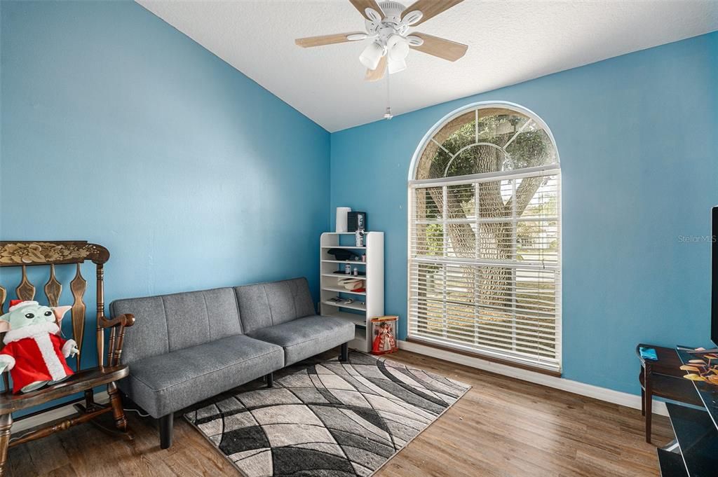 Active With Contract: $350,000 (4 beds, 2 baths, 1611 Square Feet)