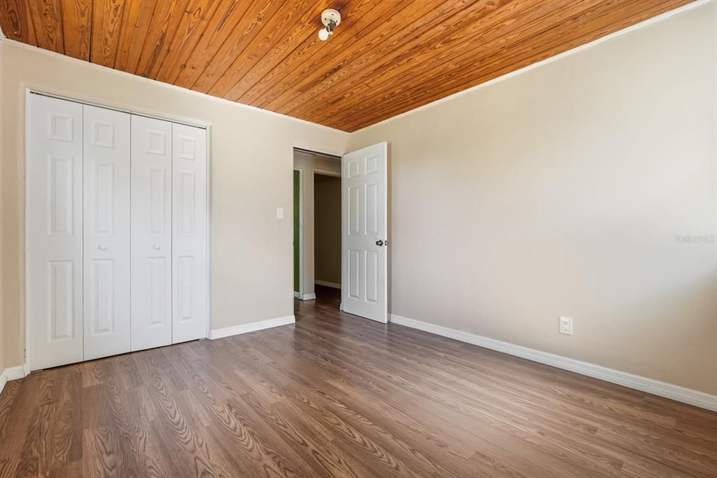 待售: $160,000 (2 贝兹, 1 浴室, 748 平方英尺)