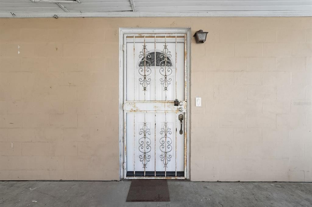 待售: $160,000 (2 贝兹, 1 浴室, 748 平方英尺)