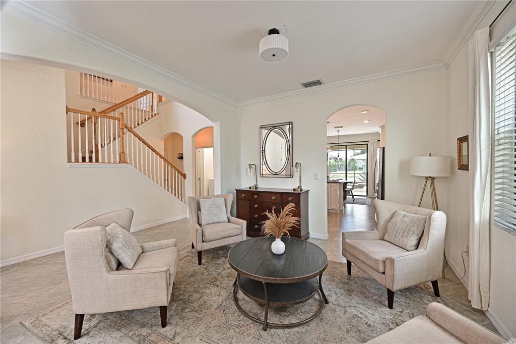 Activo con contrato: $685,000 (5 camas, 3 baños, 3257 Pies cuadrados)