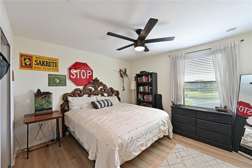 Activo con contrato: $685,000 (5 camas, 3 baños, 3257 Pies cuadrados)