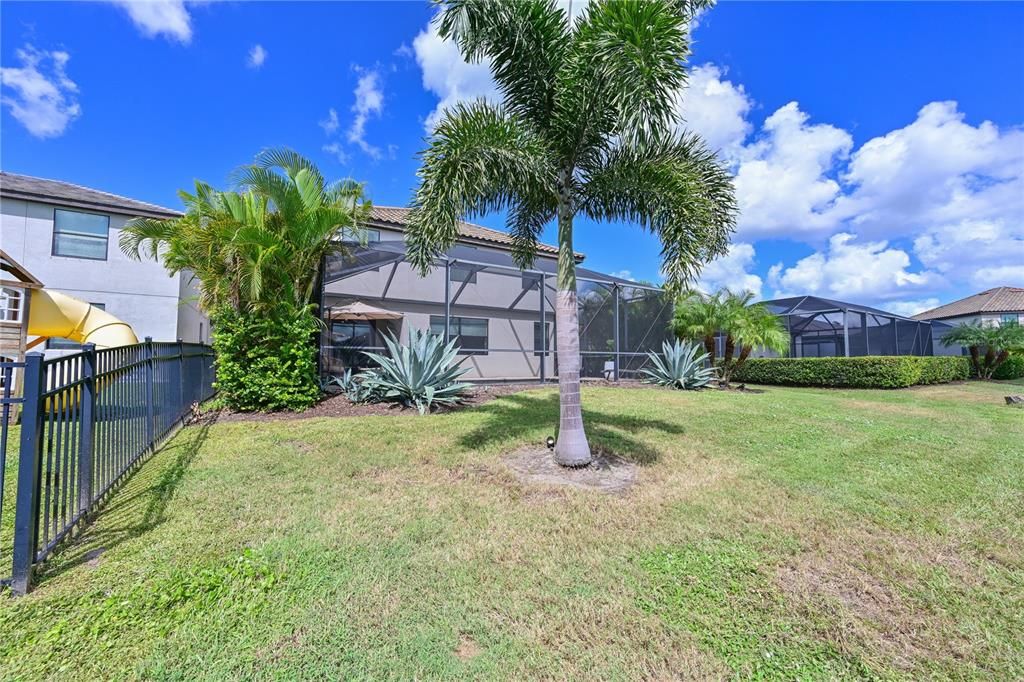 Activo con contrato: $685,000 (5 camas, 3 baños, 3257 Pies cuadrados)